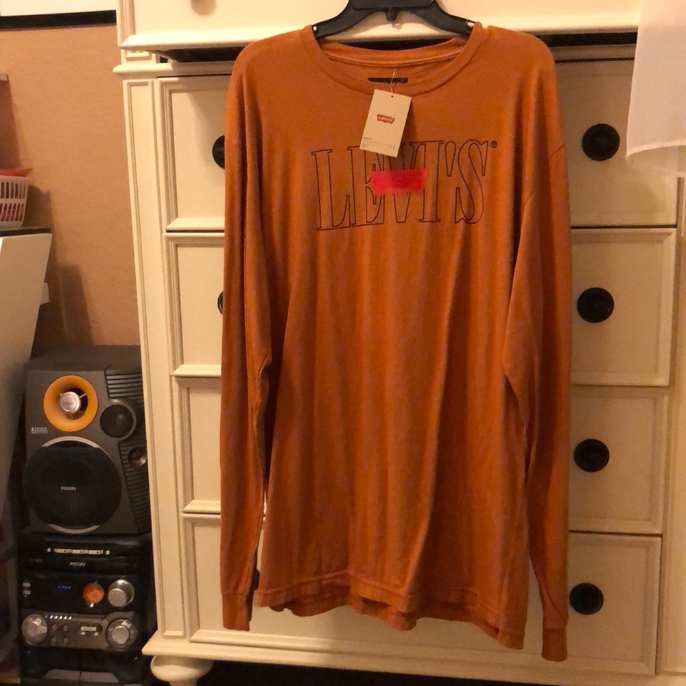 Brand🆕🔥❤️🔥 LEVI’S long sleeve tee